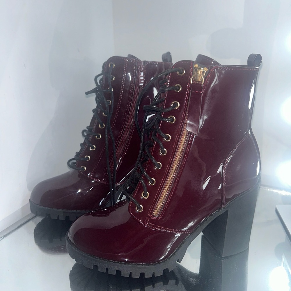 TOP  Moda Patent Boots